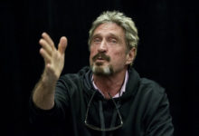 photo John McAfee bitcoin