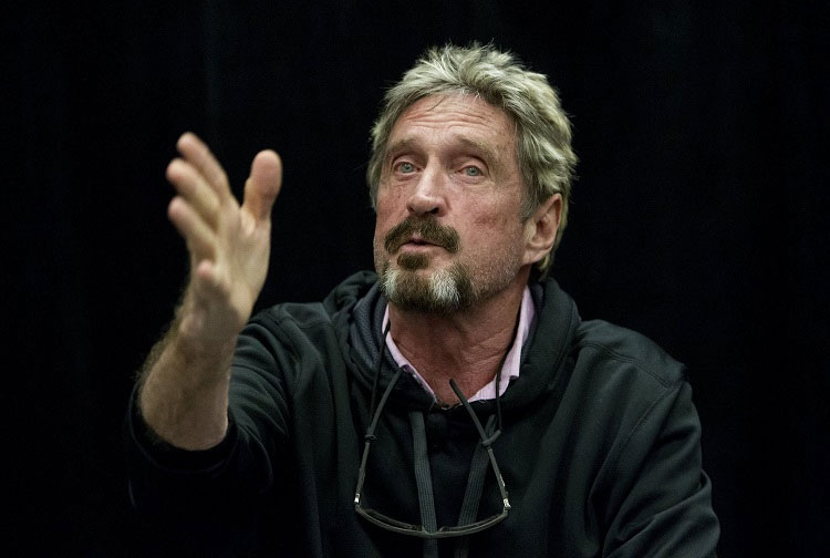 photo John McAfee bitcoin